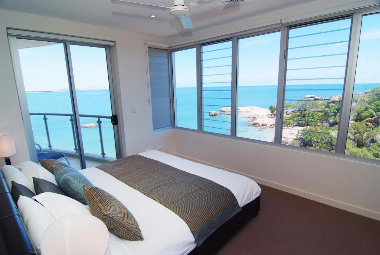 Coral Cove Apartments - Absolute Beachfront Resort Боуэн Экстерьер фото